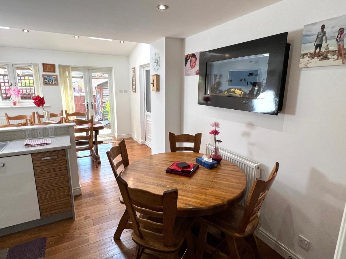 Simply Stunning 2 Bedroom Home With Parking Space Nottingham Extérieur photo